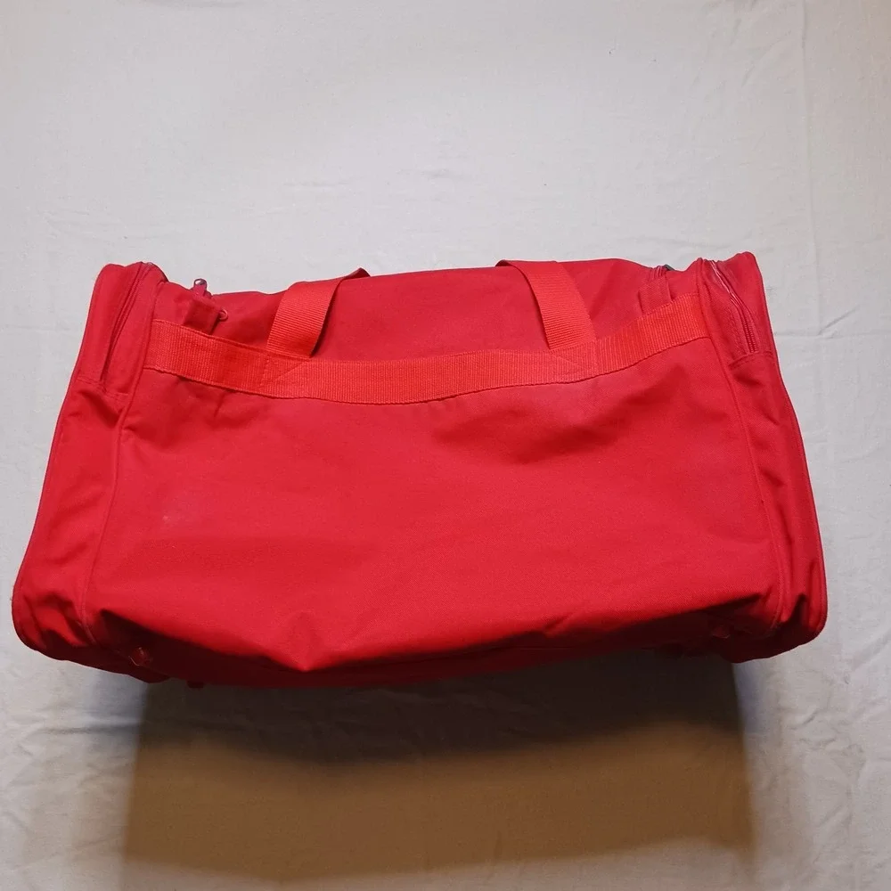 VTG Halliburton Energy Company Duffel Bag Red Canvas Logo ID Tag 3 Zip pockets